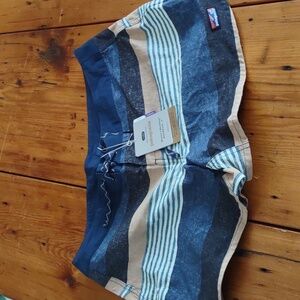 Nwt Patagonia sz 14 women's wavefarer board short 5"